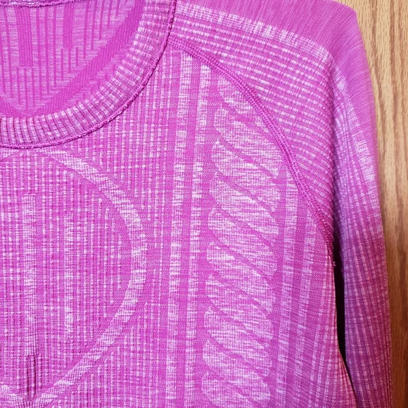 Mint Lululemon Magenta Faux Knit Top In Size 8. - Picture 4 of 4